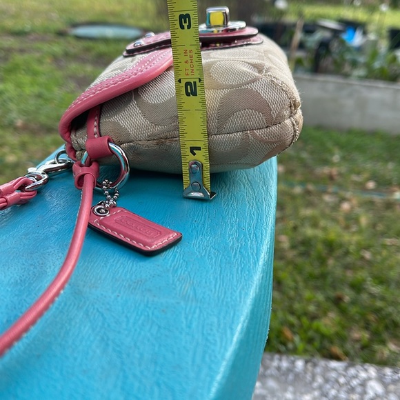 Coach wristlet - Picture 13 of 16